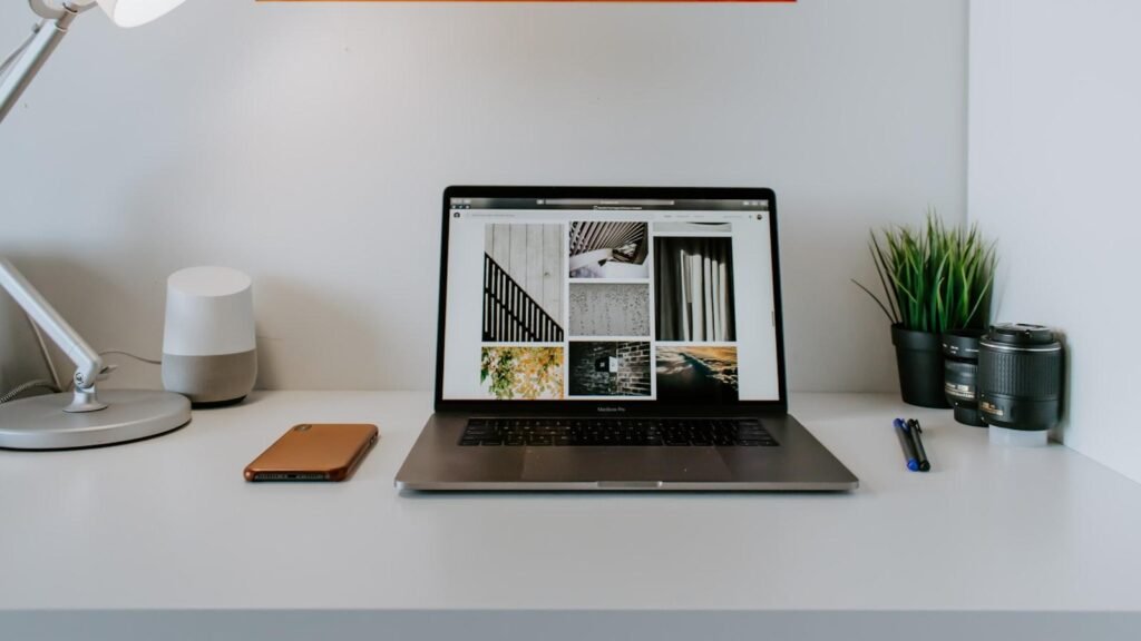 Google dat în judecată de editori pentru promovarea presupusă a cărților piratate: Ce riscă gigantul tehnologic?