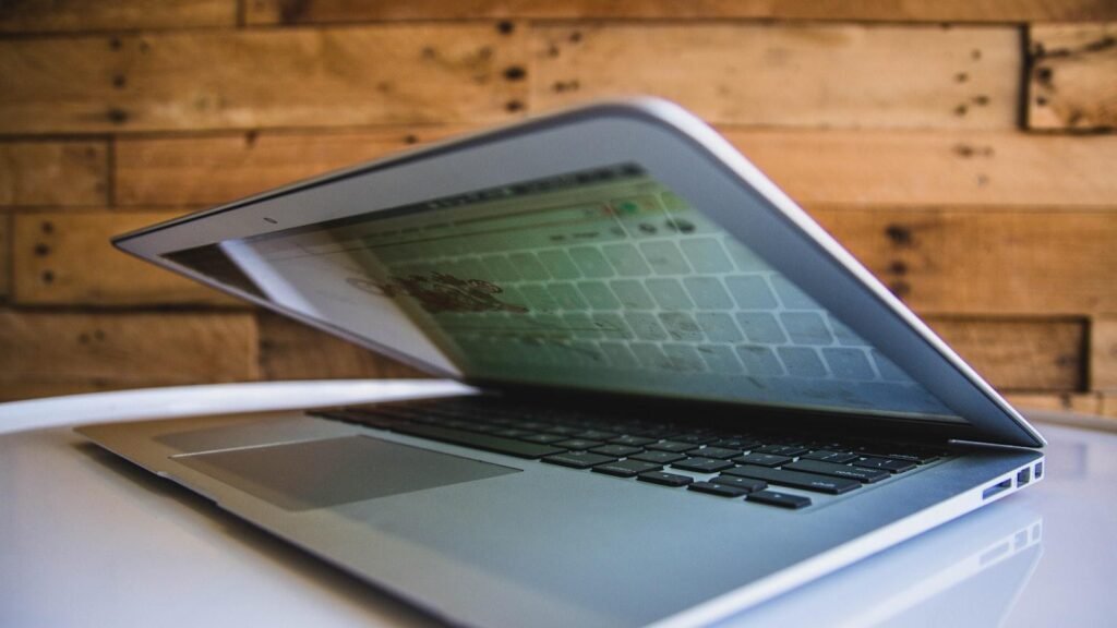 Google, obligat să facă față unei acțiuni în justiție de 17 miliarde $ în Marea Britanie – Ce înseamnă pentru industria de publicitate online?