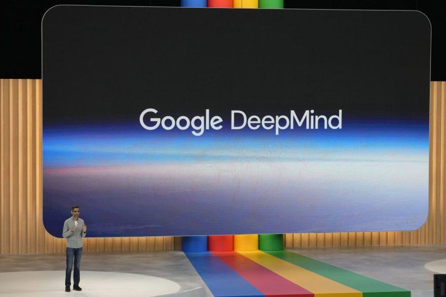 3) De la implementarea Gemini, Google a raportat o scădere considerabilă a ‌recenziilor⁢ false,⁣ ceea ce conduce la ‍o mai mare credibilitate pentru afacerile ​listate și la ⁢încrederea crescută a consumatorilor